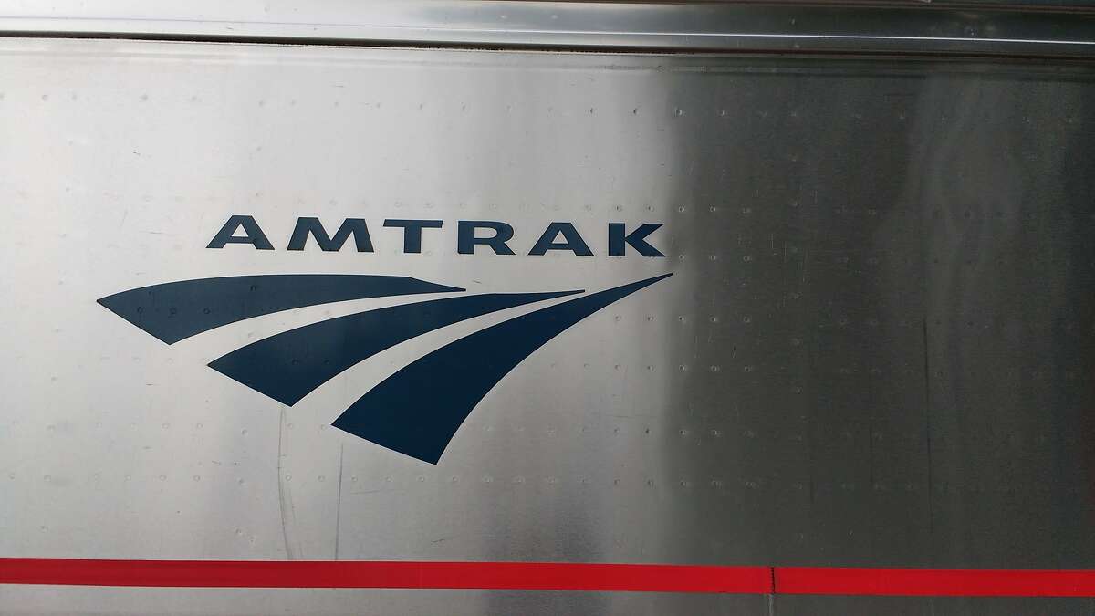 Landslide suspends Seattle-Portland Amtrak service