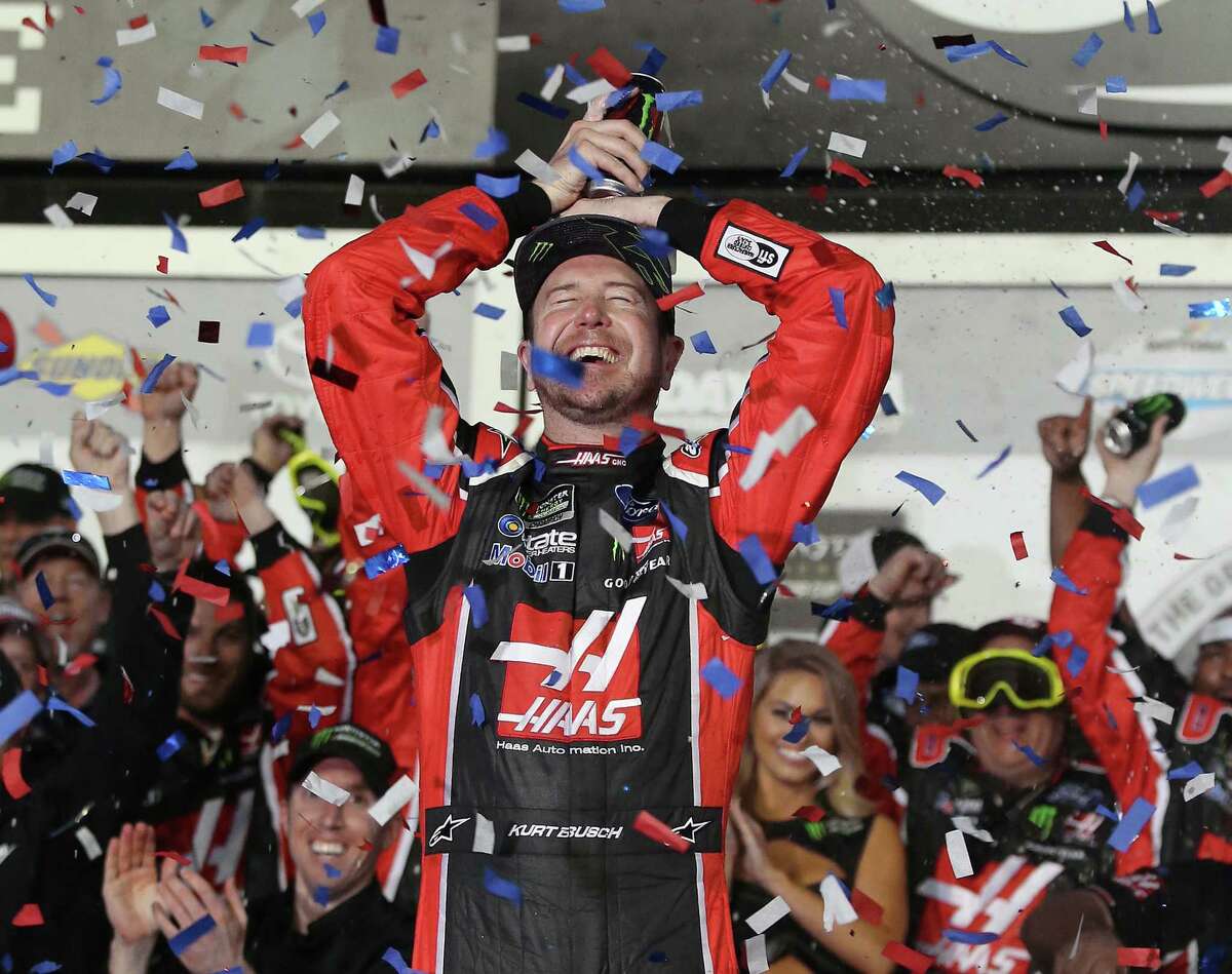 Kurt Busch Uses Last lap Pass To Win Daytona 500