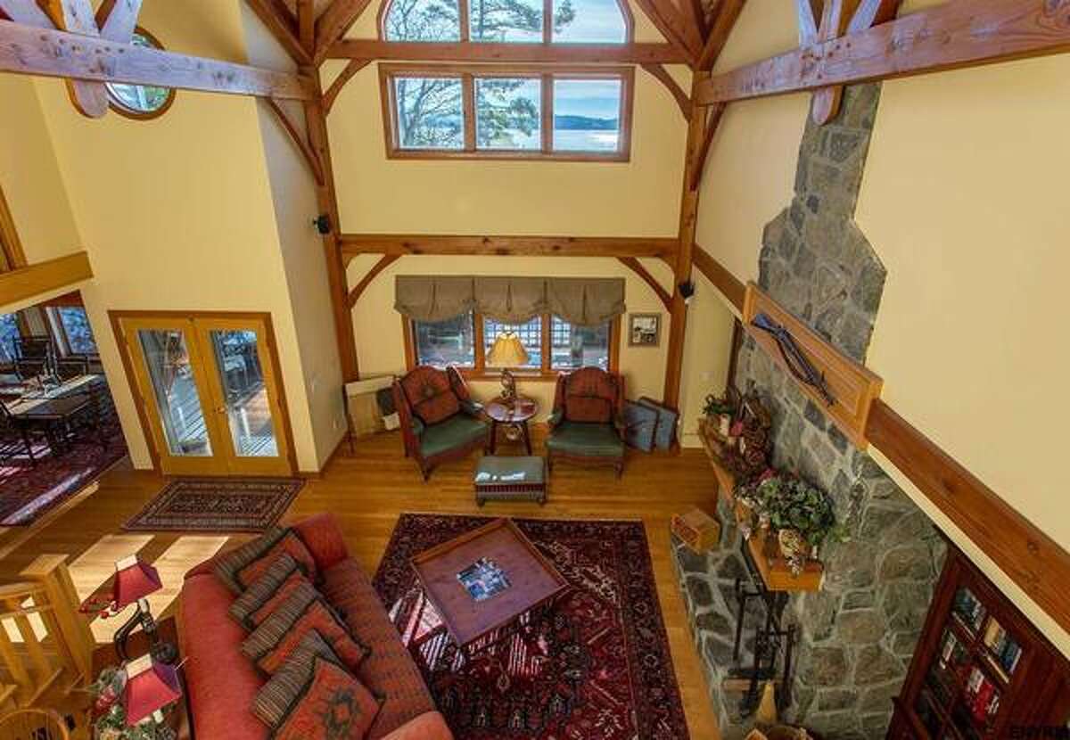 For sale Luxury living in Lake