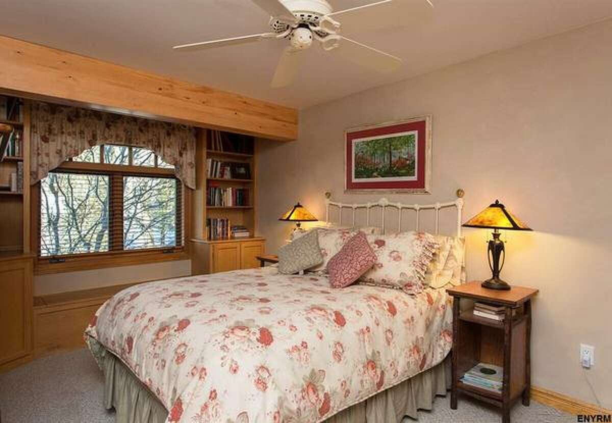 For sale Luxury living in Lake