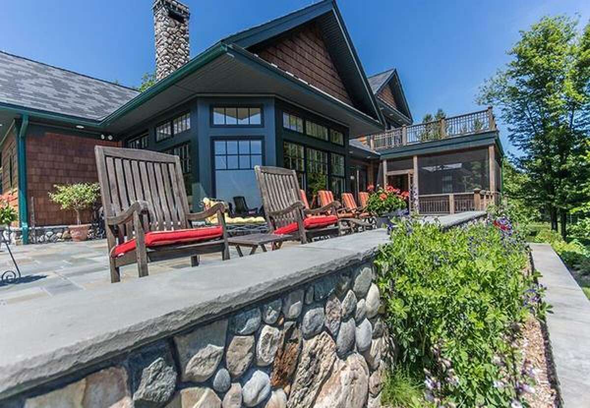 For sale Luxury living in Lake