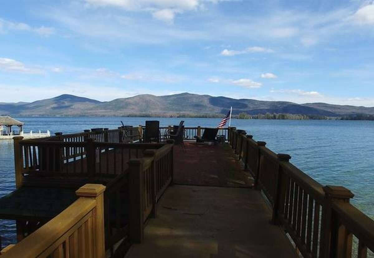 For sale Luxury living in Lake