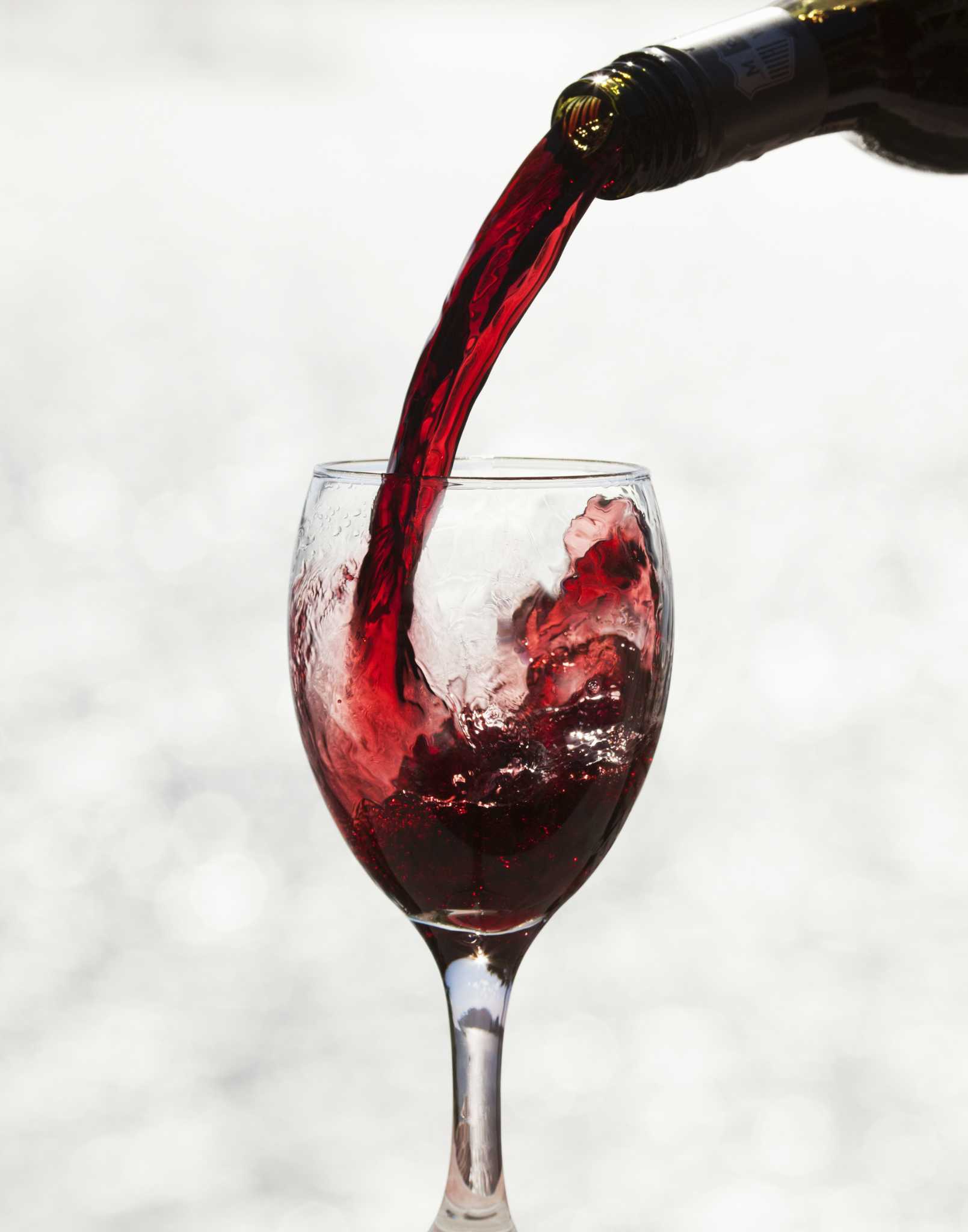 Пара бокалов вина. Красное.вино.ред вайн. Бокал красного вина. Red Wine вино. Что пьют с красным вином.
