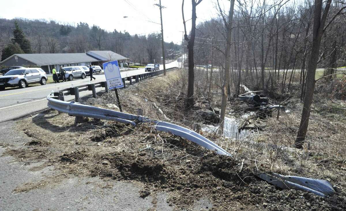 2 dead in Washington rollover crash