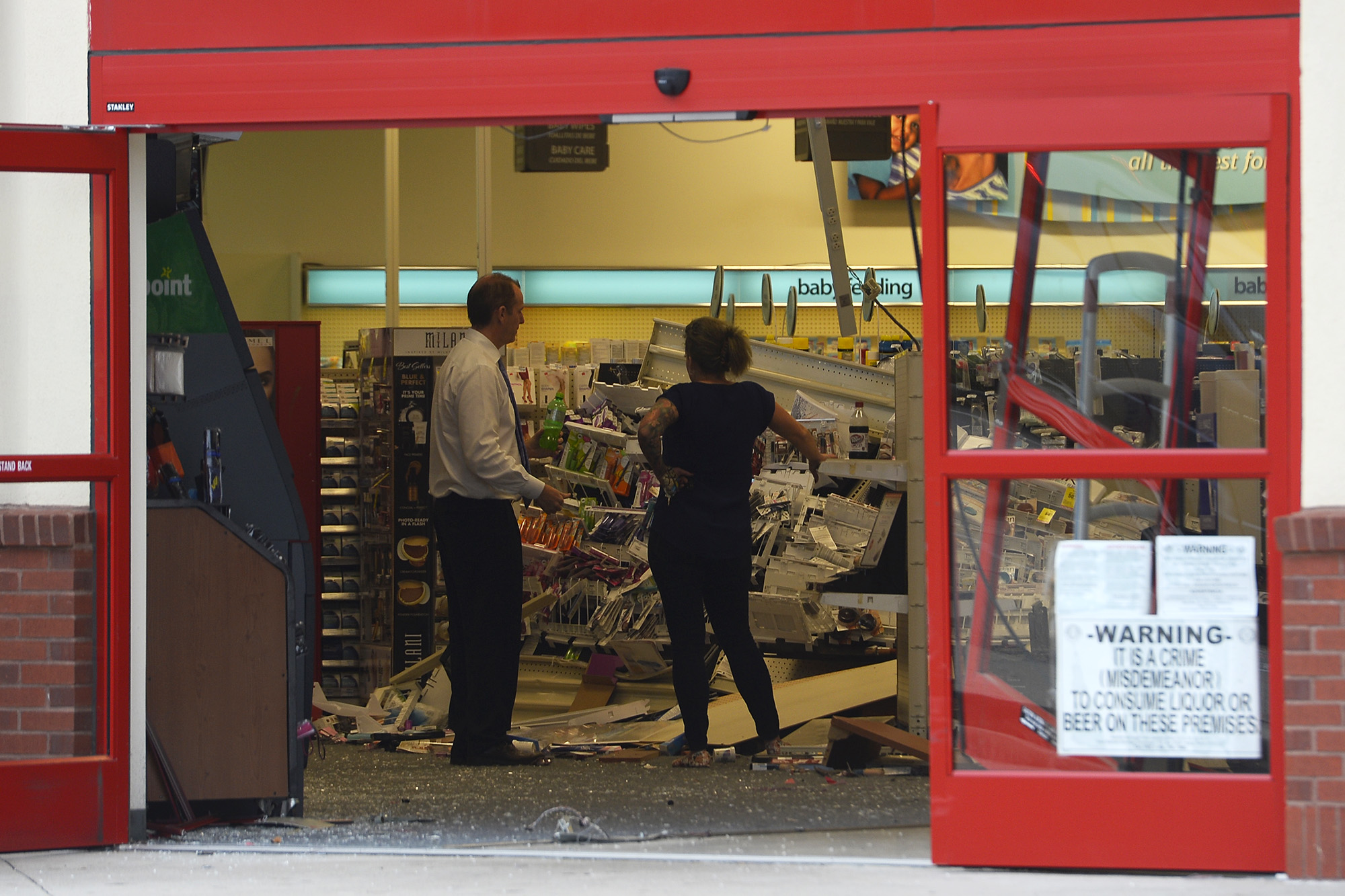 Photos Car drives through Beaumont CVS