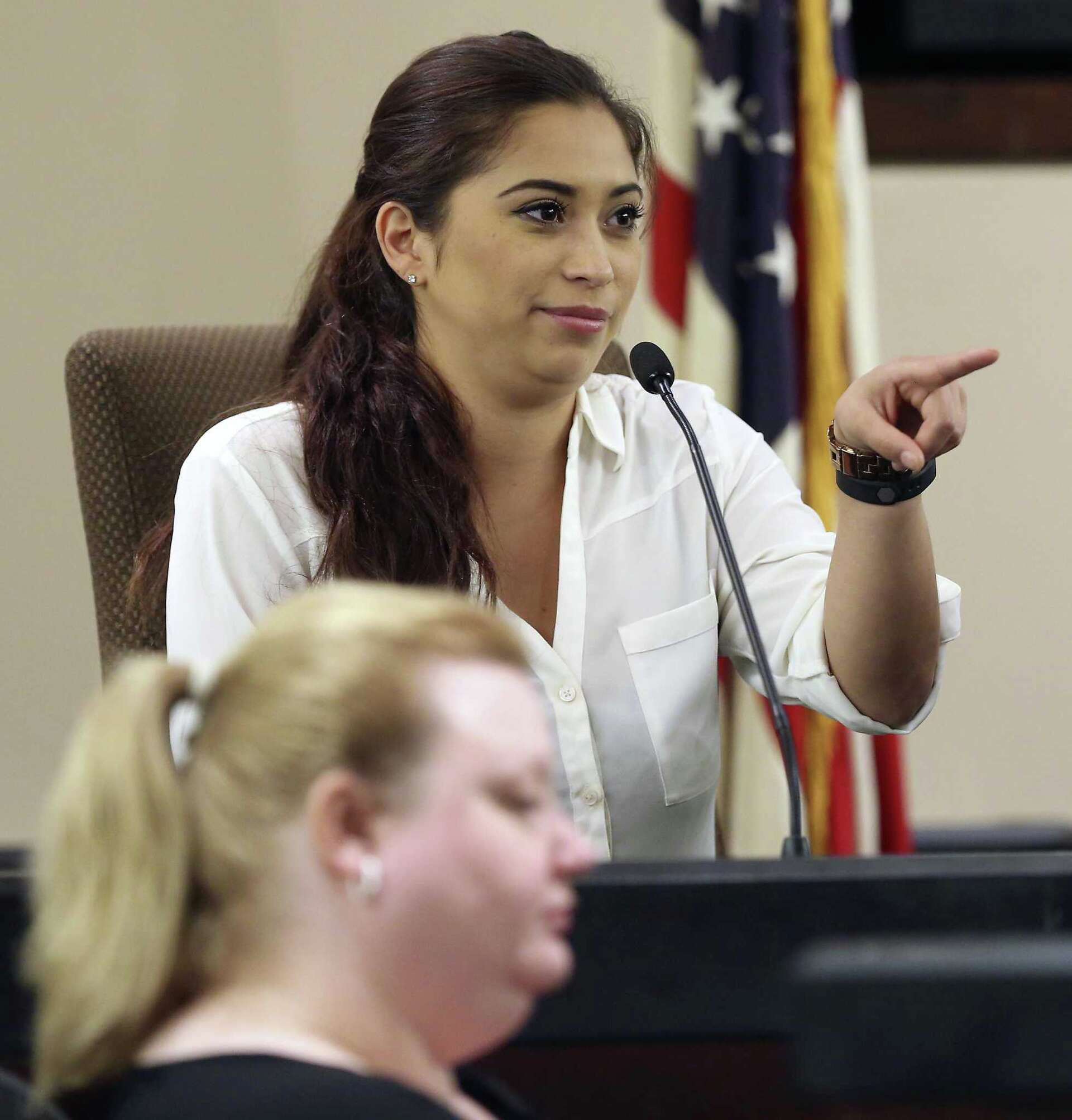 Trial begins for two former San Antonio PD officers accused of duping ...