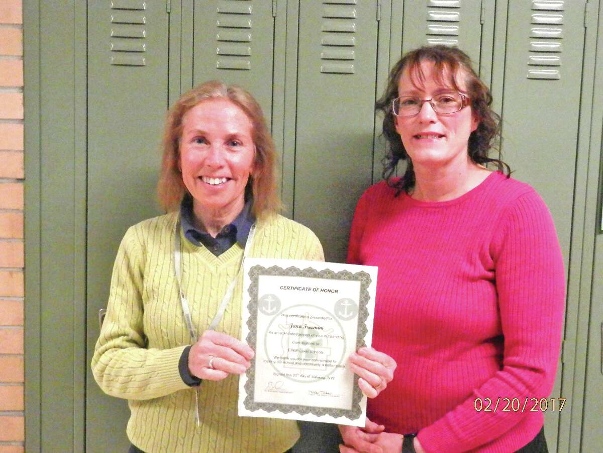   Foster Grandparent Program Volunteer, Jana Freeman, shows her award along with FGP/RSVP Assistant Teresa Whitaker. (Submitted photo)