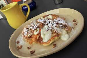 Review: Quarry’s Snooze a high-energy take on brunch