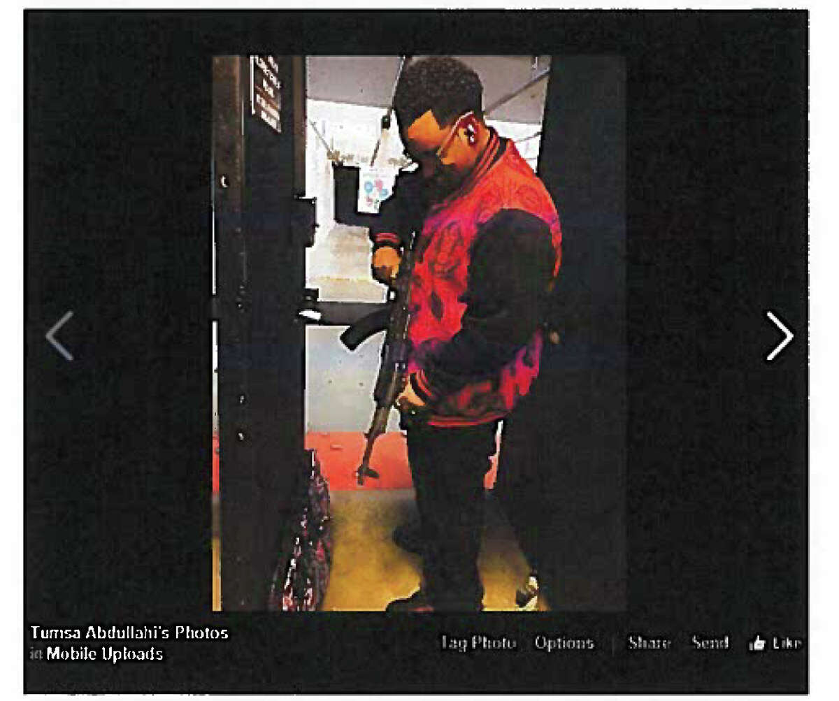 Charges Felons rented assault rifle at Bellevue gun range