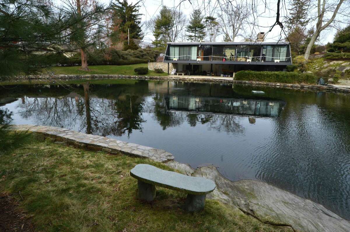 Art, music, memories fill midcentury modern