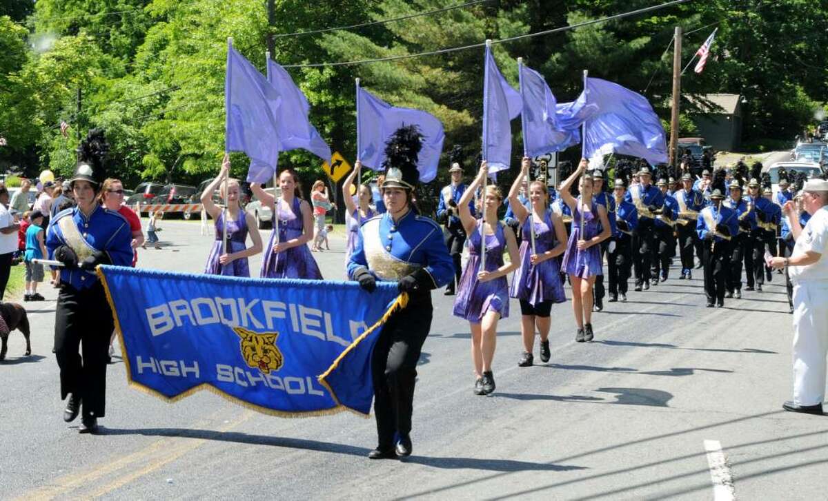Brookfield marks Memorial Day with parade, ceremonies