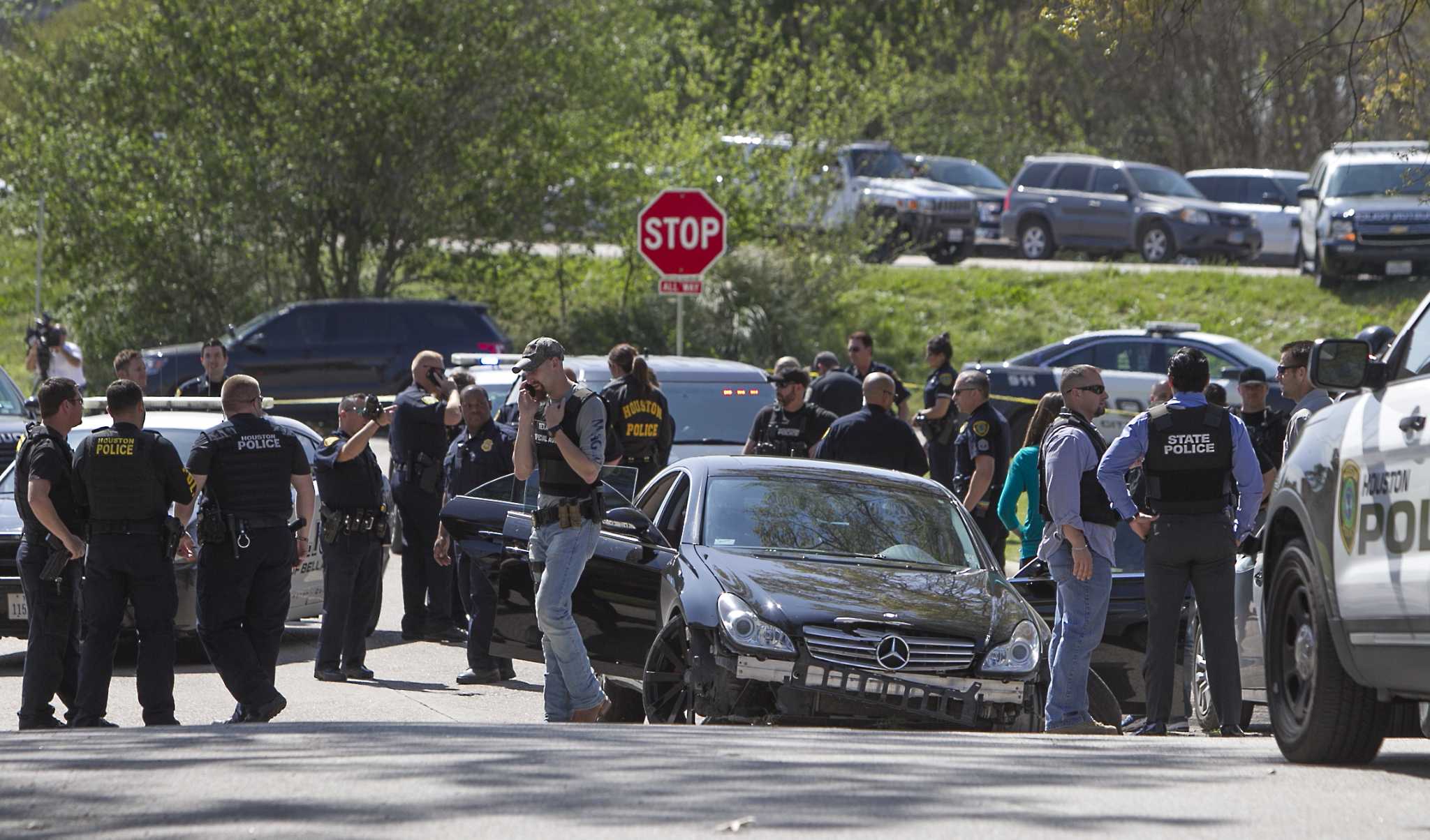 Driver leads police on high speed chase across Houston