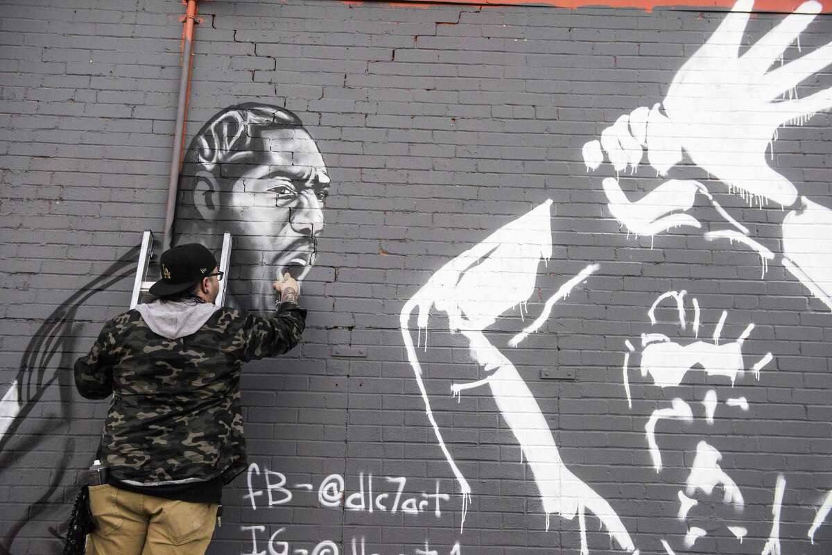 Spurs graffiti murals a hit on South Side