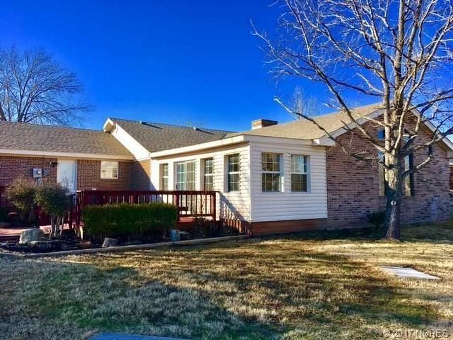 Tour The Voice Judge Blake Shelton S Childhood Home In Ada Oklahoma   920x920 