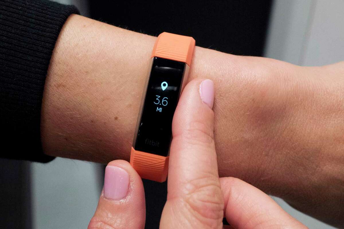 fitbit with calling