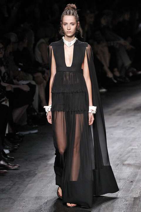 Celebrities Runway Fashion Hits And Misses Celebrities Runway Fashion Hits And Misses