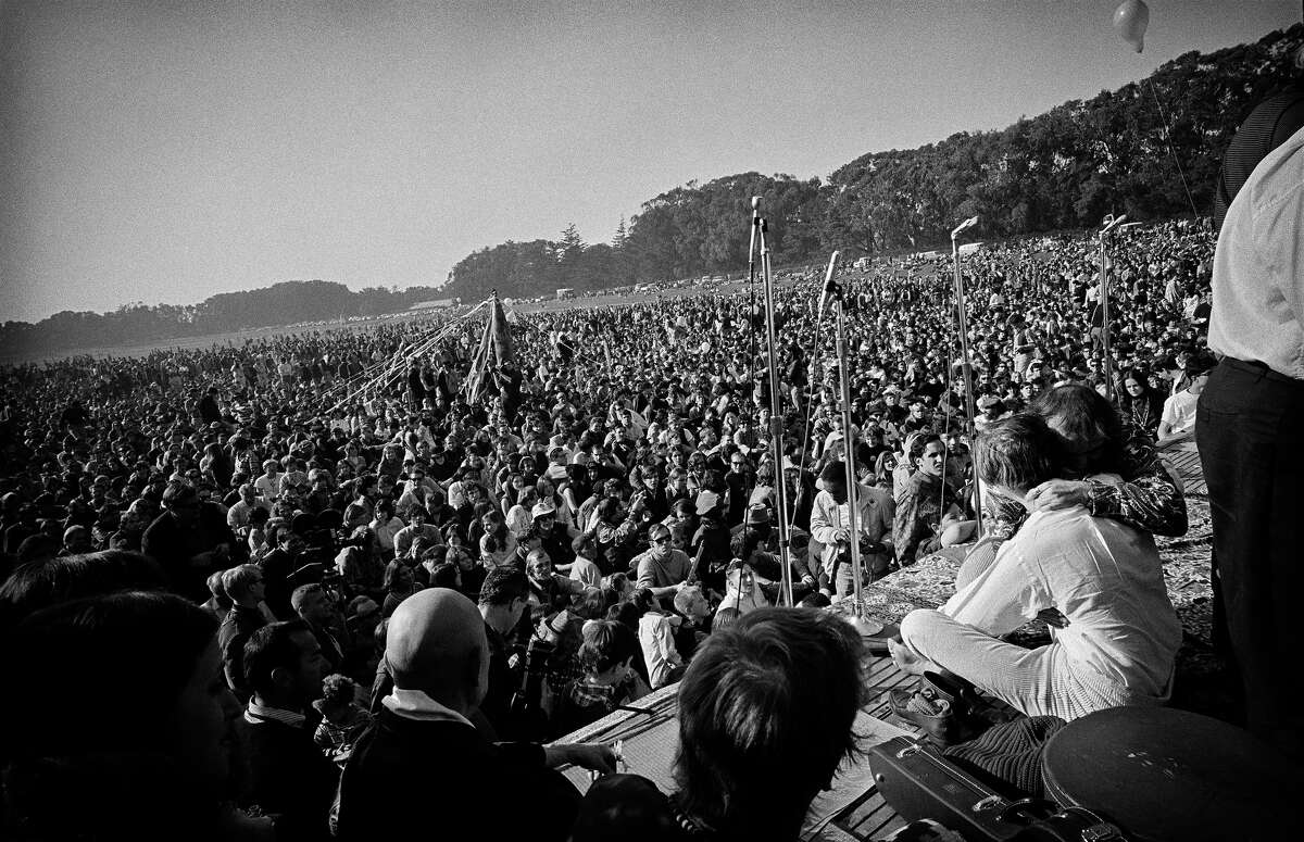 1967年，金门公园马球场上的人类。