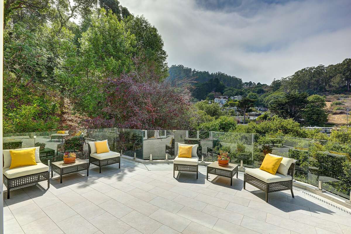 Trilevel Sausalito home boasts refined spaces, great views