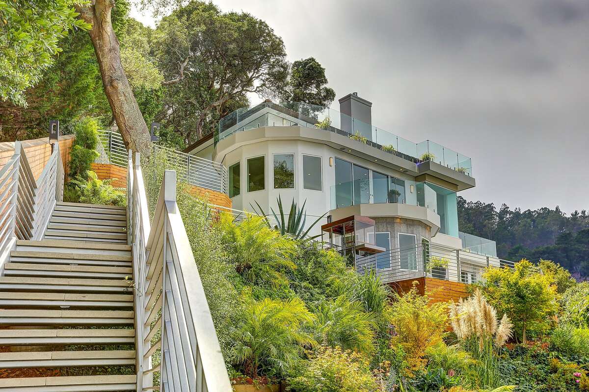 Trilevel Sausalito home boasts refined spaces, great views