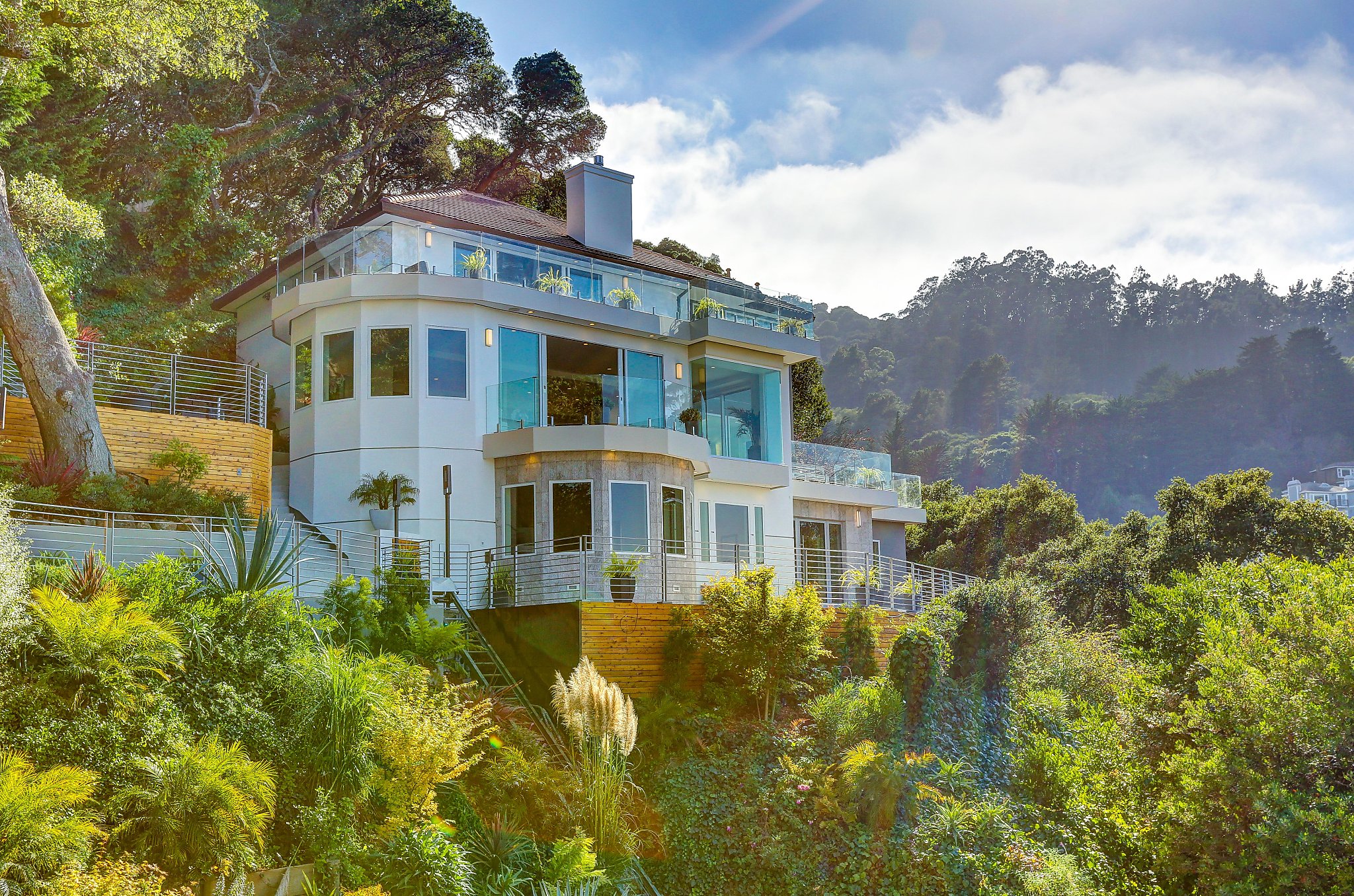 Trilevel Sausalito home boasts refined spaces, great views