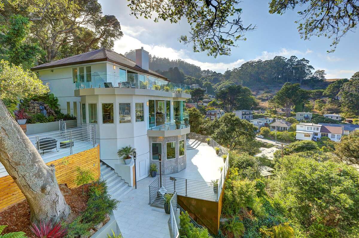 Trilevel Sausalito home boasts refined spaces, great views