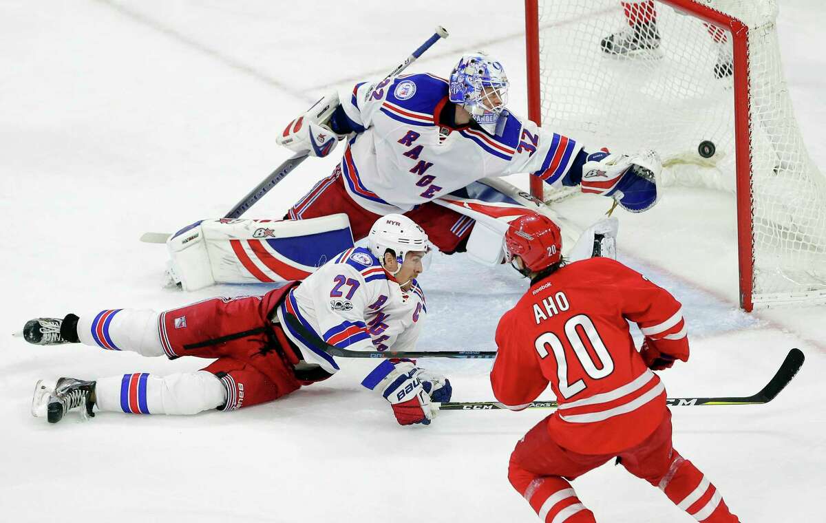 Rangers Beat Ducks on Short-Handed Goal With 40 Seconds Left - The