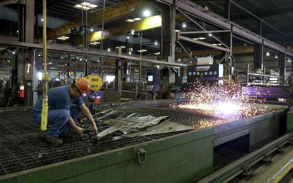 Tariffs are increasing executives’ uncertainty, although manufacturing activity continues to grow, according to surveys by the Federal Reserve Bank of Dallas.