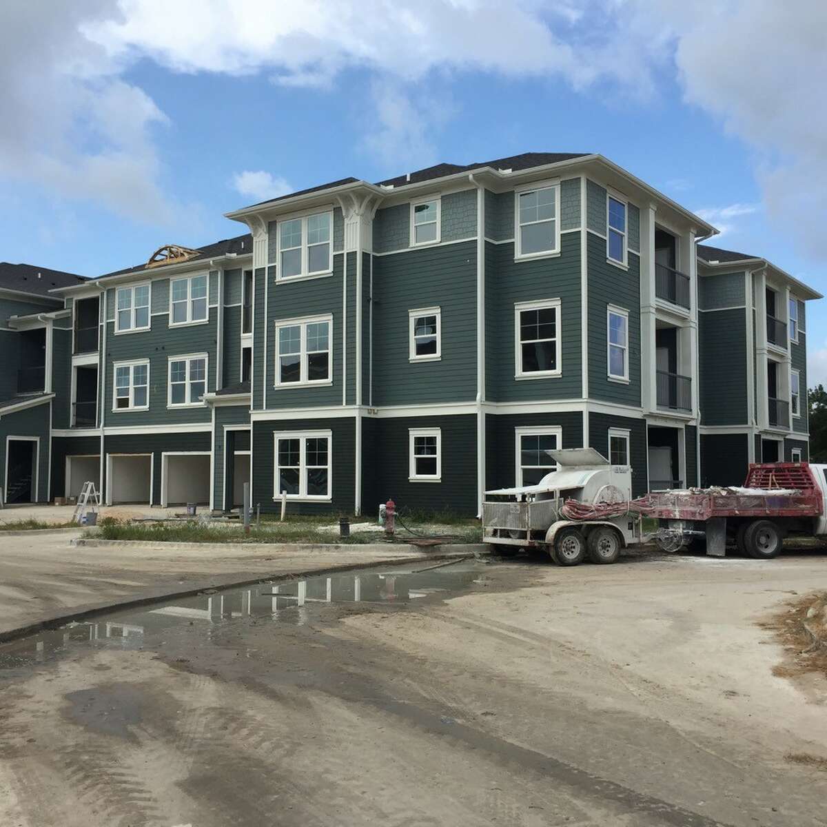 Allied Orion Group makes Manvel debut with pet friendly apartments