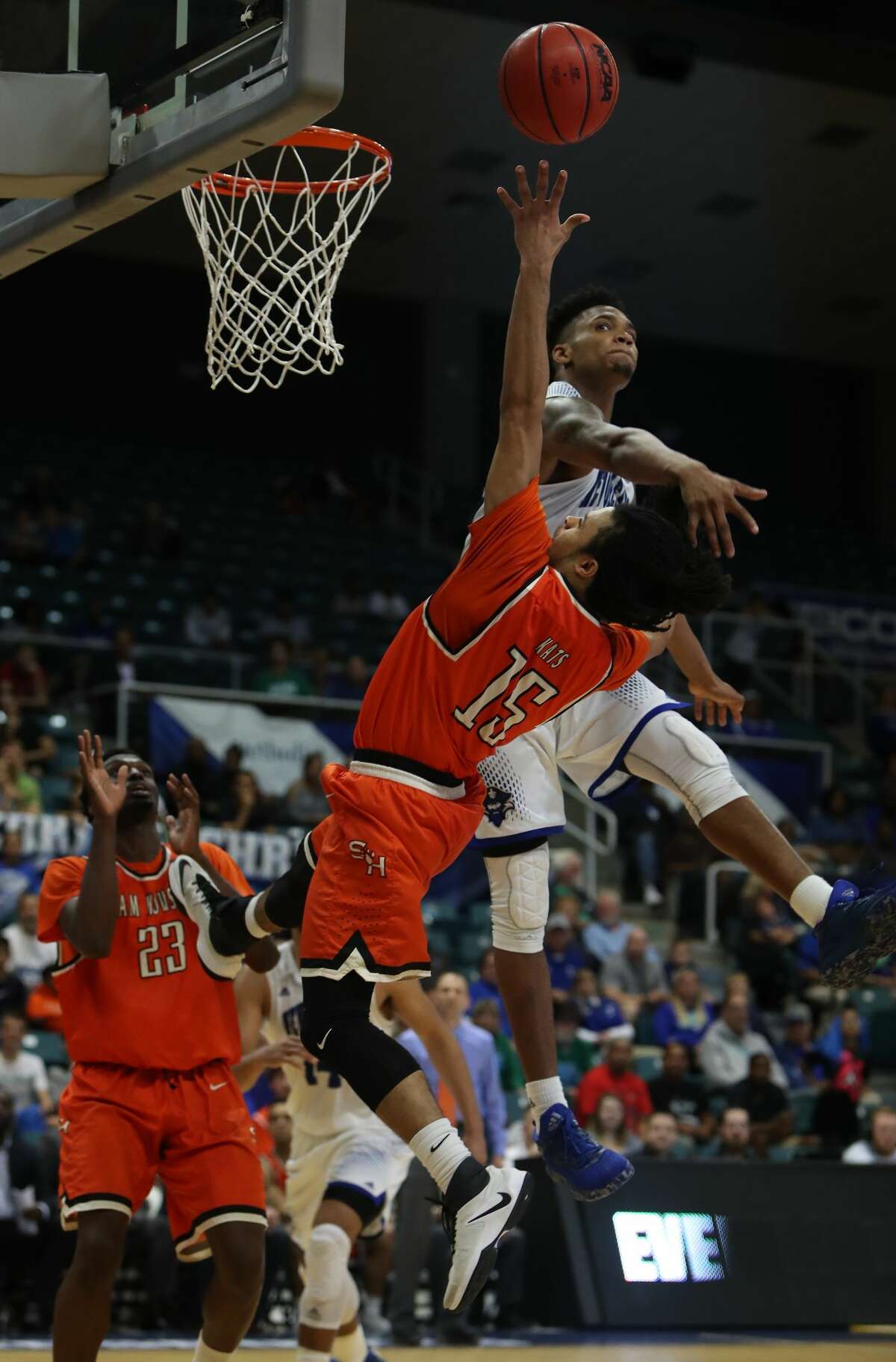 Southland tournament New Orleans 75, Sam Houston 63