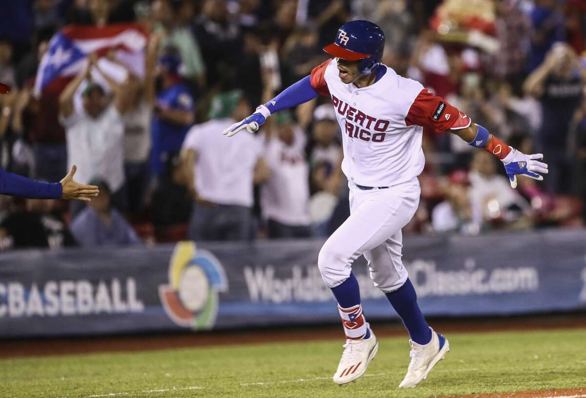 Carlos Correa cranks homer at World Baseball Classic