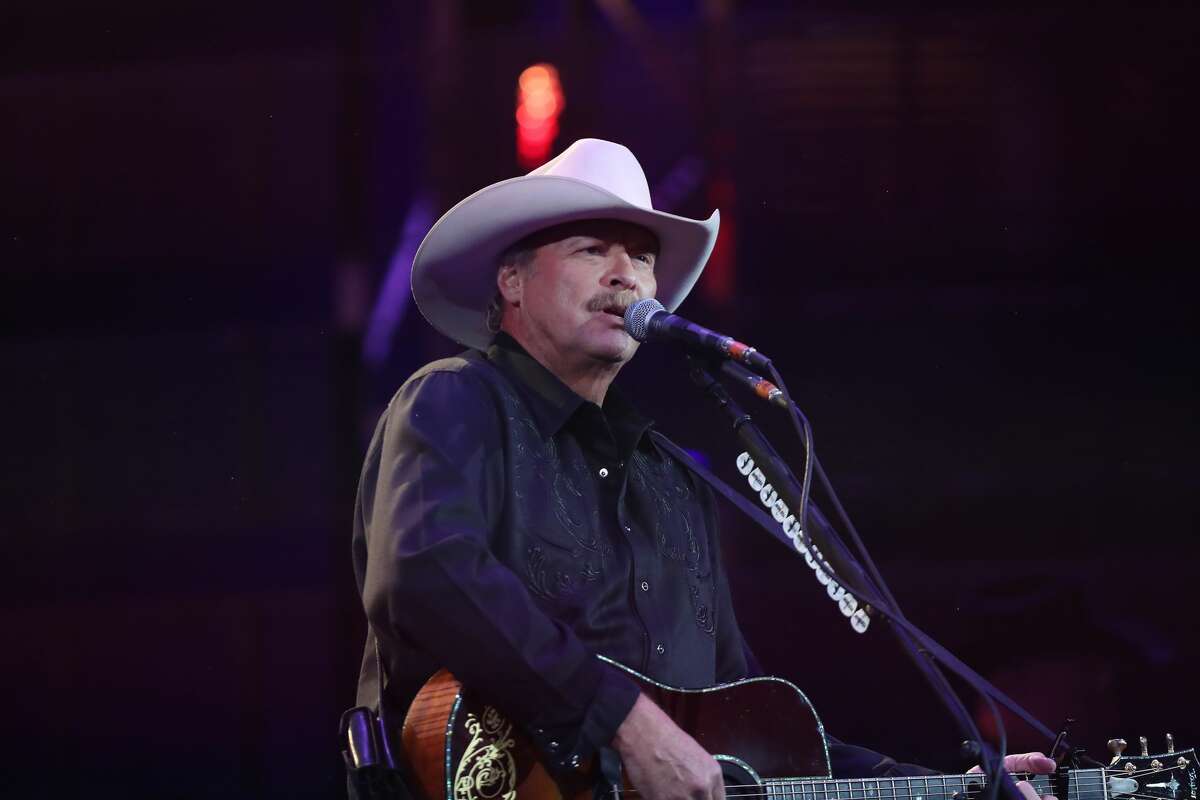 Alan Jackson performs after the RodeoHouston Super Series II, Round 2 Saturday, March 11, 2017, in Houston. ( Steve Gonzales / Houston Chronicle )