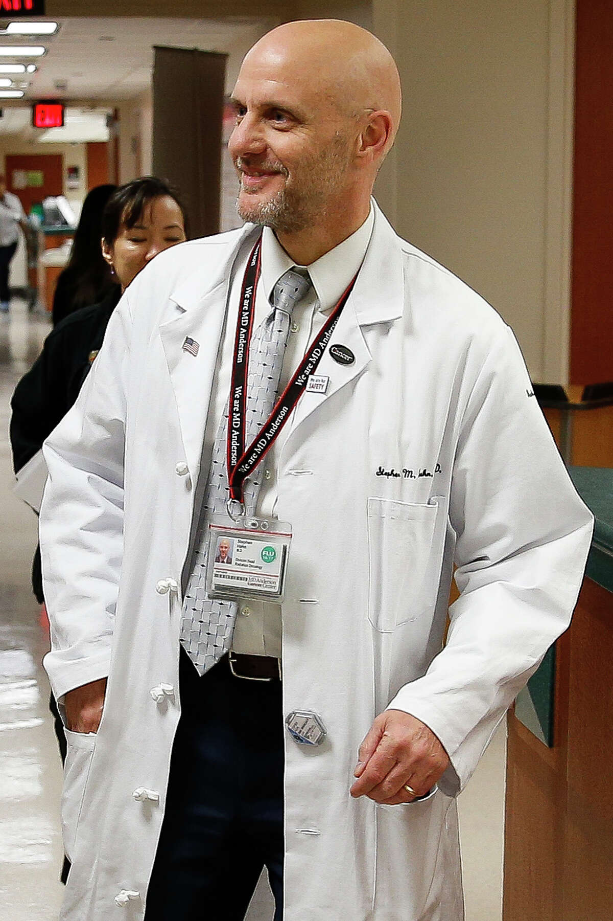 MD Anderson's new COO Dr. Stephen Hahn meets with nurses from the orthopedic and genitourinary floor as he makes introductory rounds with department heads Thursday, March 2, 2017 in Houston. ( Michael Ciaglo / Houston Chronicle )