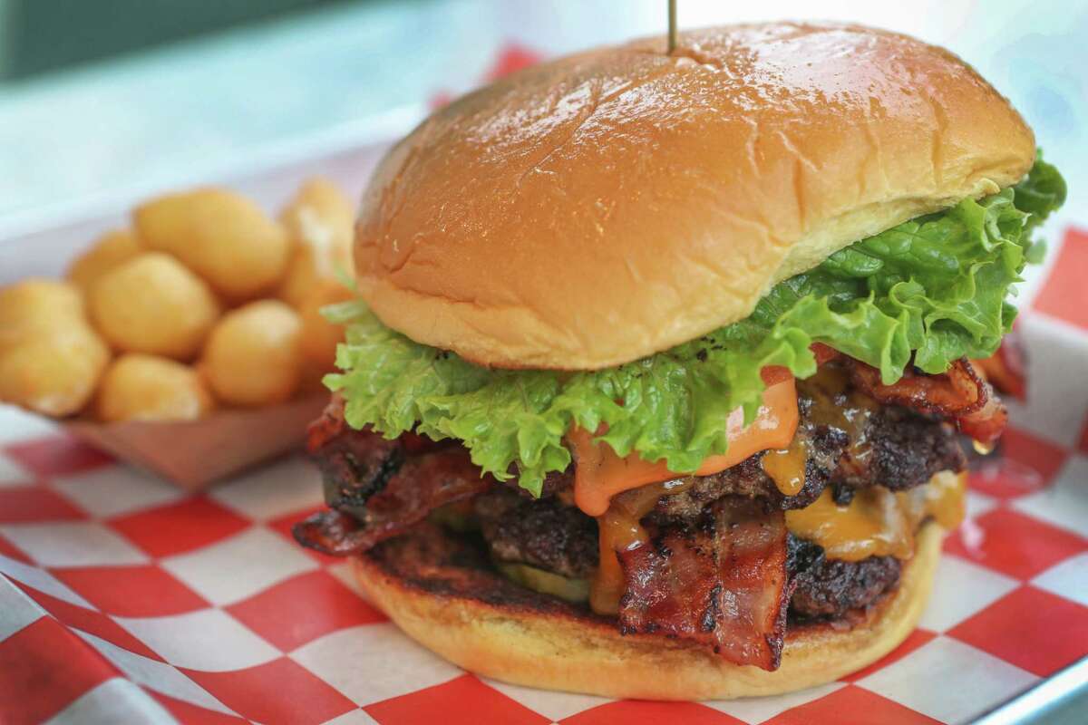 Review: At Killen's Burgers, a burger to respect, if not to love