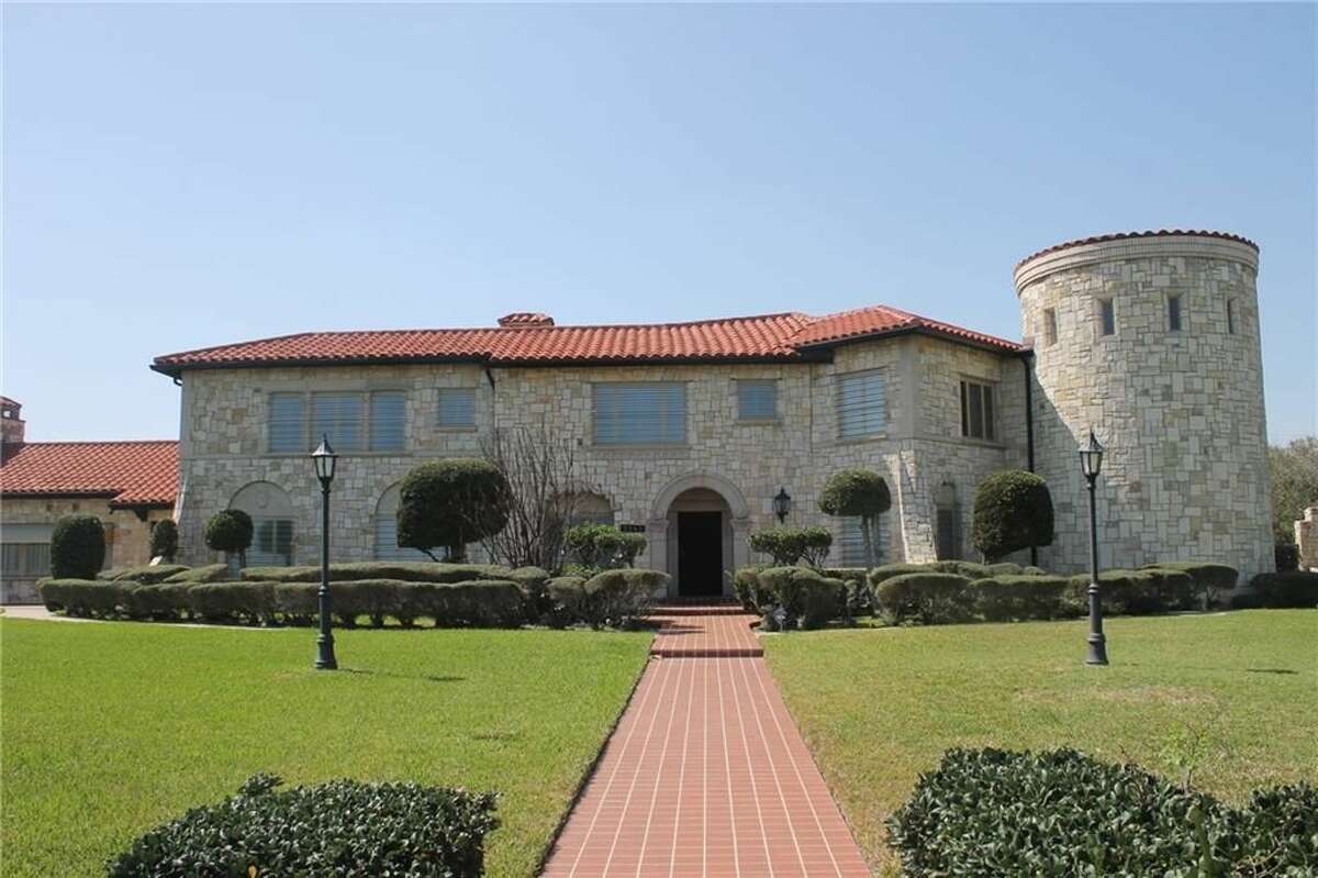 Bayfront, castle-like home in Corpus Christi getting plenty of attention