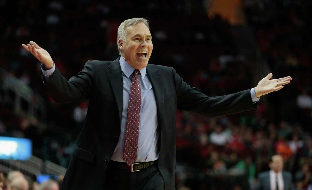 HOUSTON, TX - DECEMBER 12: Head coach Mike D'Antoni of the Houston Rockets argues with referees after a blocking call was called onsa Trevor Ariza #1 of the Houston Rockets at Toyota Center on December 12, 2016 in Houston, Texas. NOTE TO USER: User expressly acknowledges and agrees that, by downloading and or using this photograph, User is consenting to the terms and conditions of the Getty Images License Agreement. (Photo by Bob Levey/Getty Images)