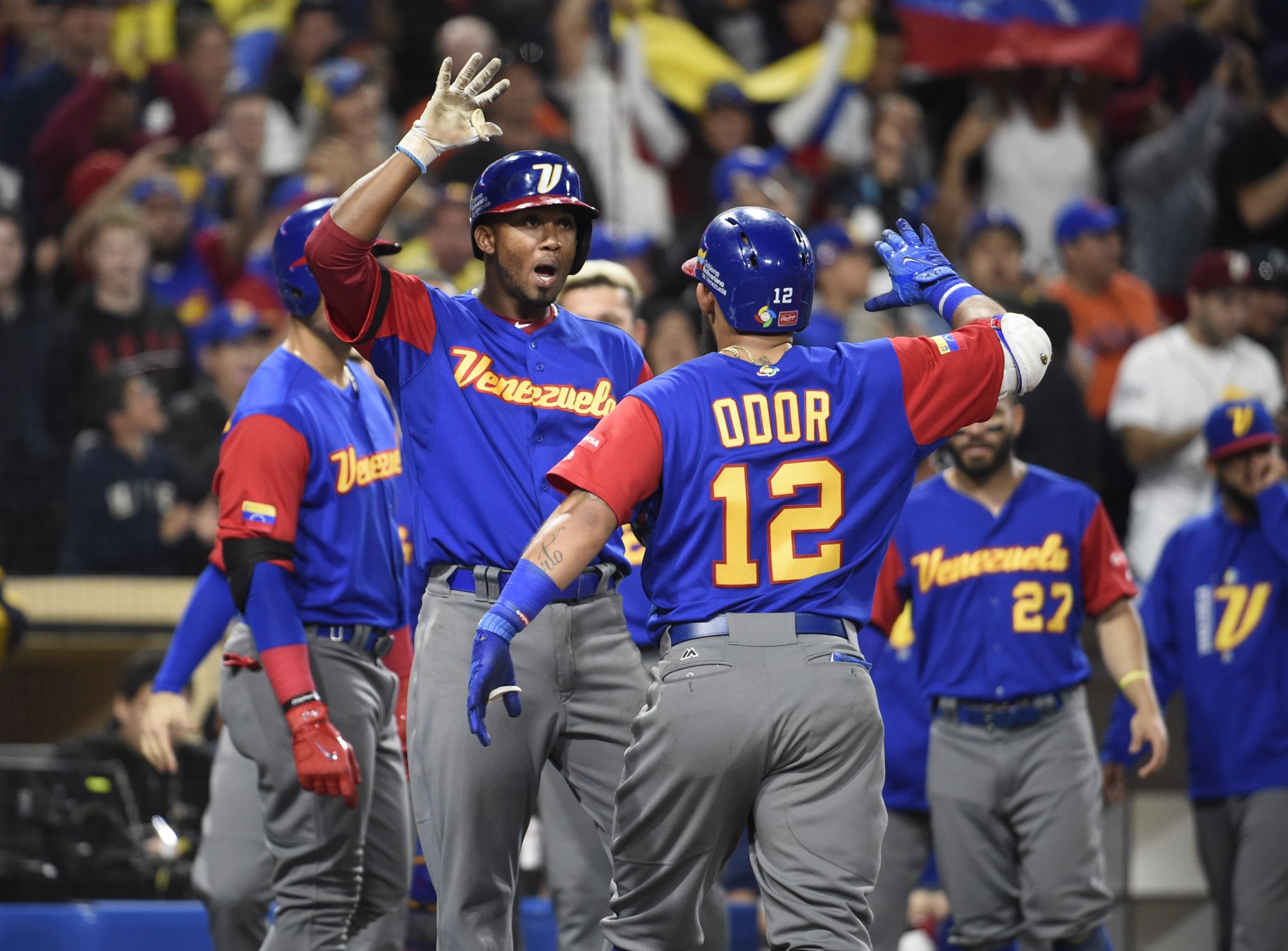 U.S. Defeats Venezuela on Homers by Adam Jones and Eric Hosmer - The New  York Times