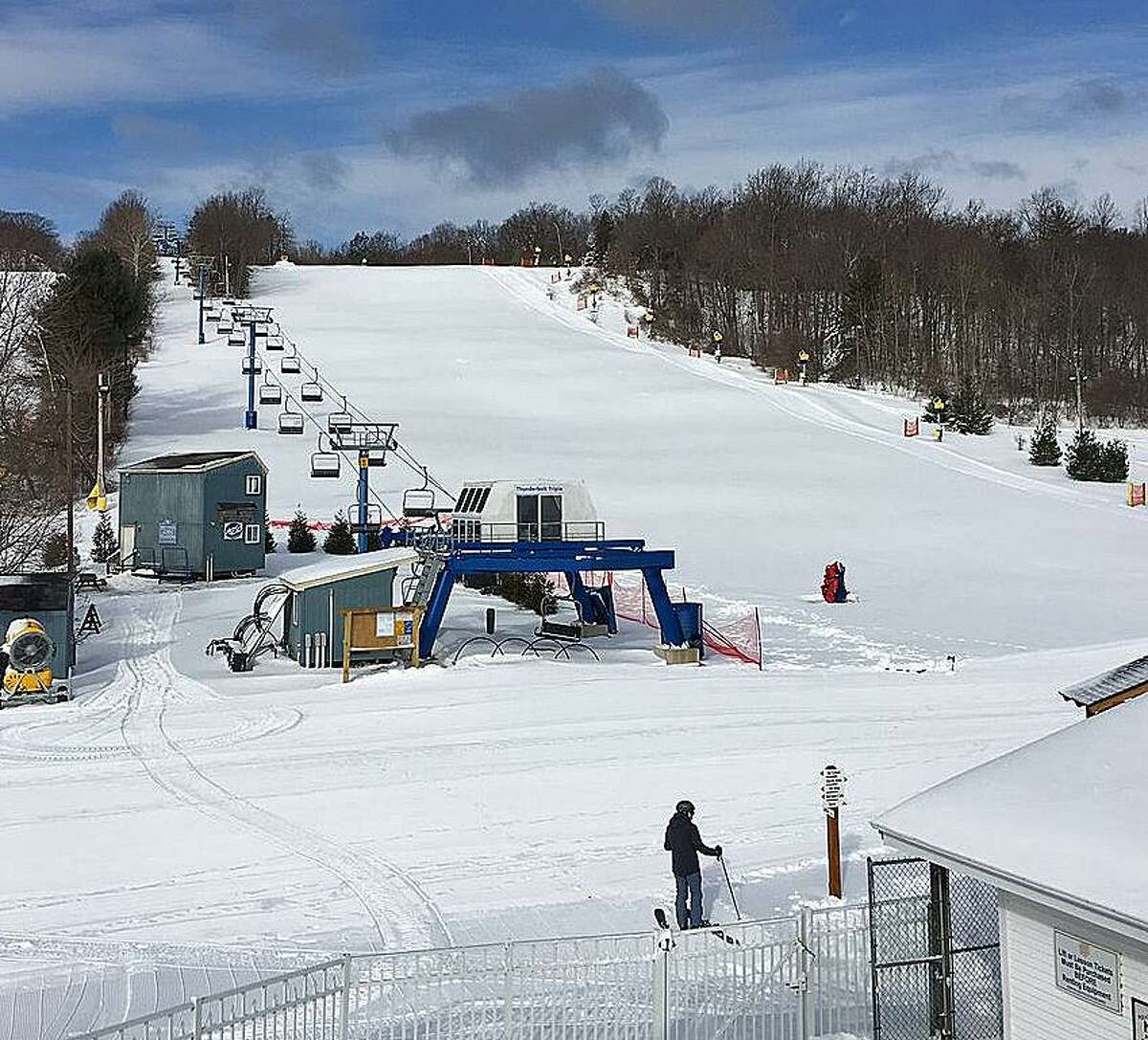 Nor'easter snow extends ski season across East