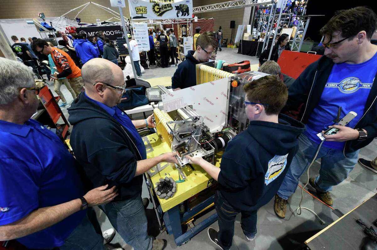 Robotbuilding competition gets underway at RPI