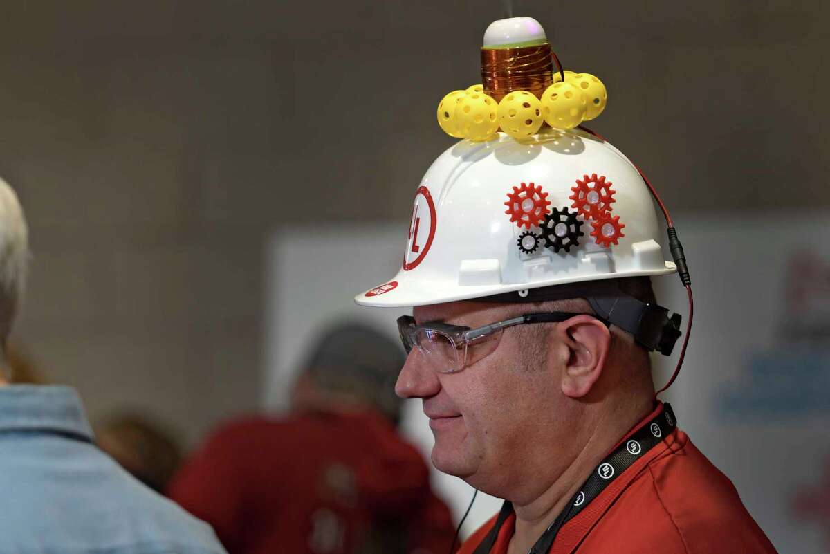 Robotbuilding competition gets underway at RPI