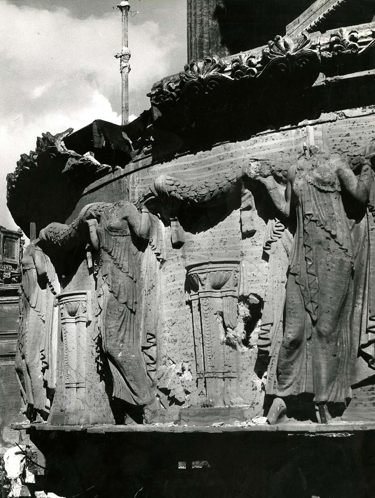 San Francisco Palace of Fine Arts before its restoration, showing extensive damage. May 18, 1961