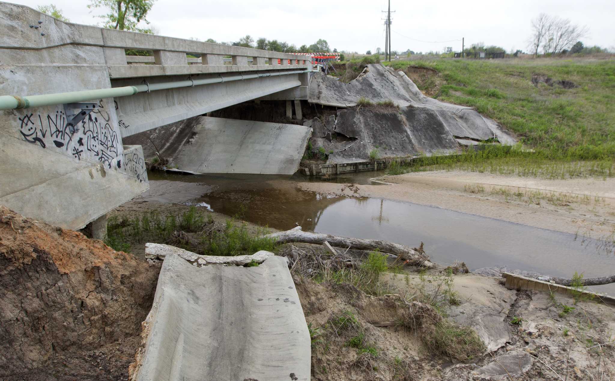 Damaged Buffalo Springs Drive bridge, canal frustrates Montgomery ...