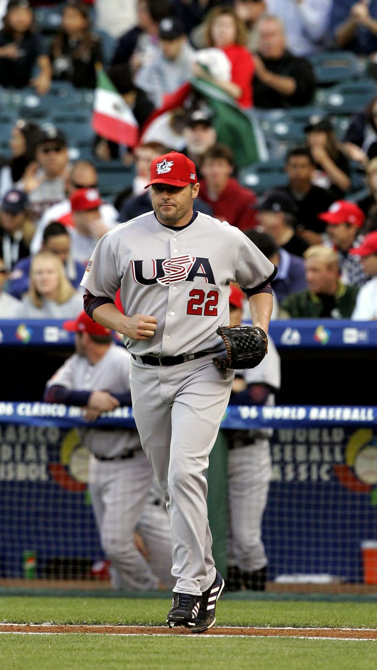 Roger Clemens of Team USA takes the mound to pitch to Mexico in the first inning of their second-round World Baseball Classic game at Angel Stadium in Anaheim, Calif., Thursday, March 16, 2006. (AP Photo/Reed Saxon)