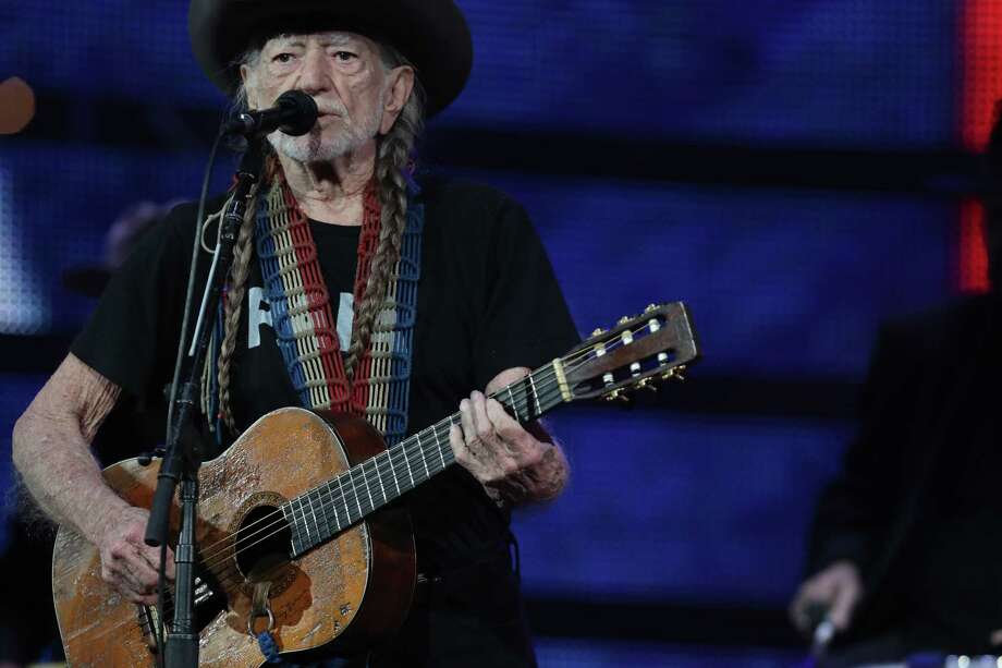 Willie Nelson Sets Sugar Land Date Houston Chronicle 