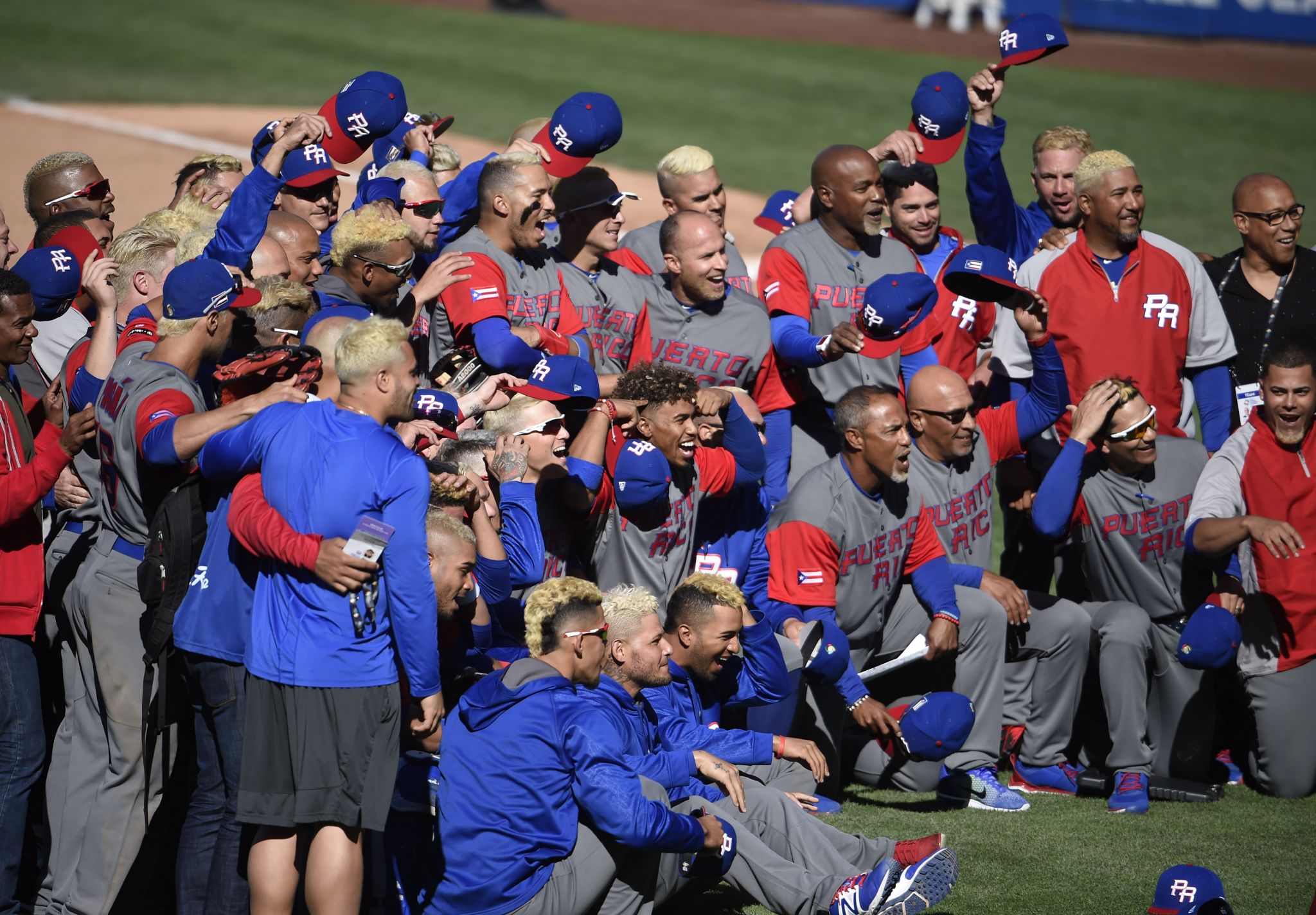 Puerto Rico wins 6th straight in WBC, routs Venezuela 13-2