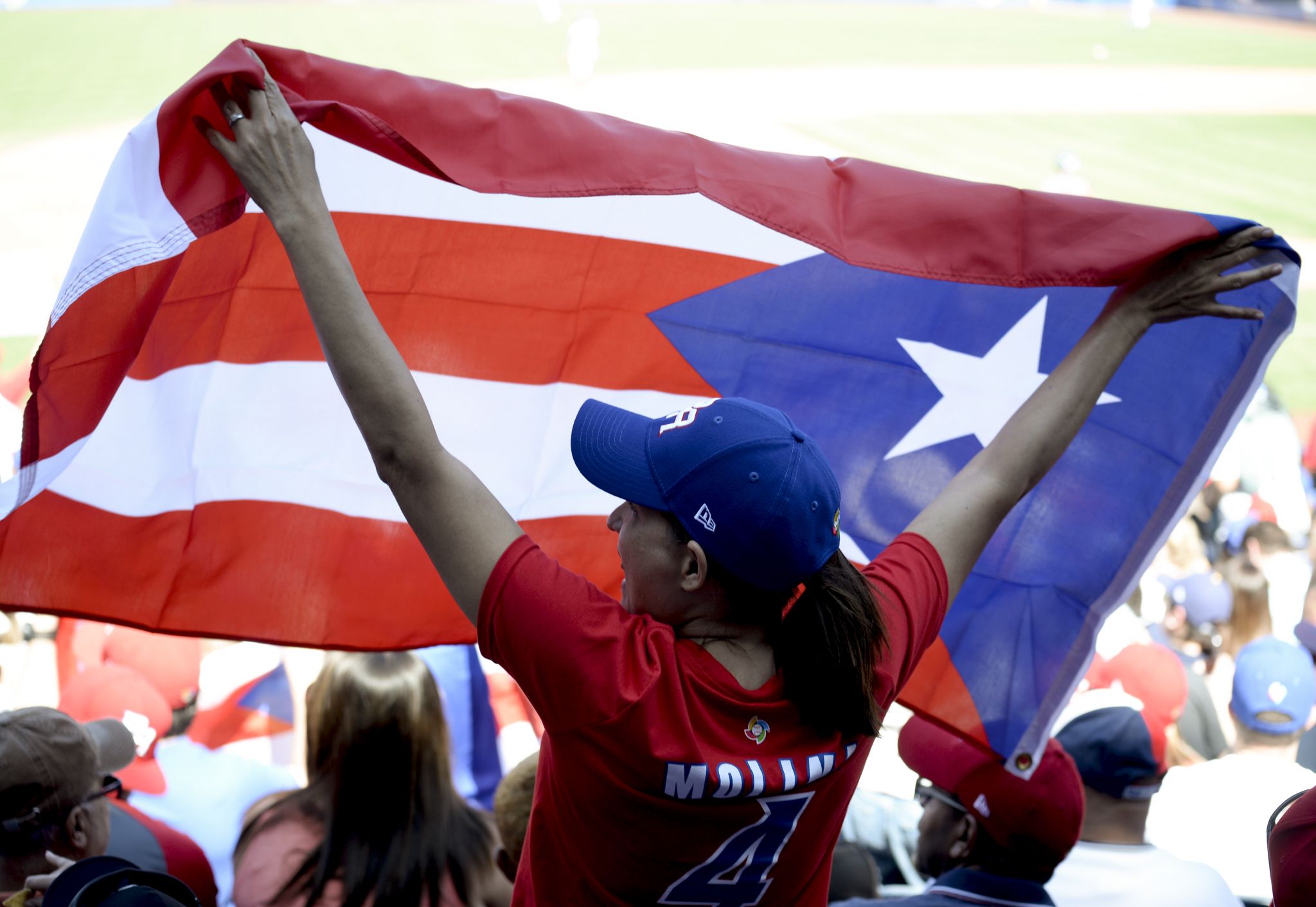 Puerto Rico wins 6th straight in WBC, routs Venezuela 13-2