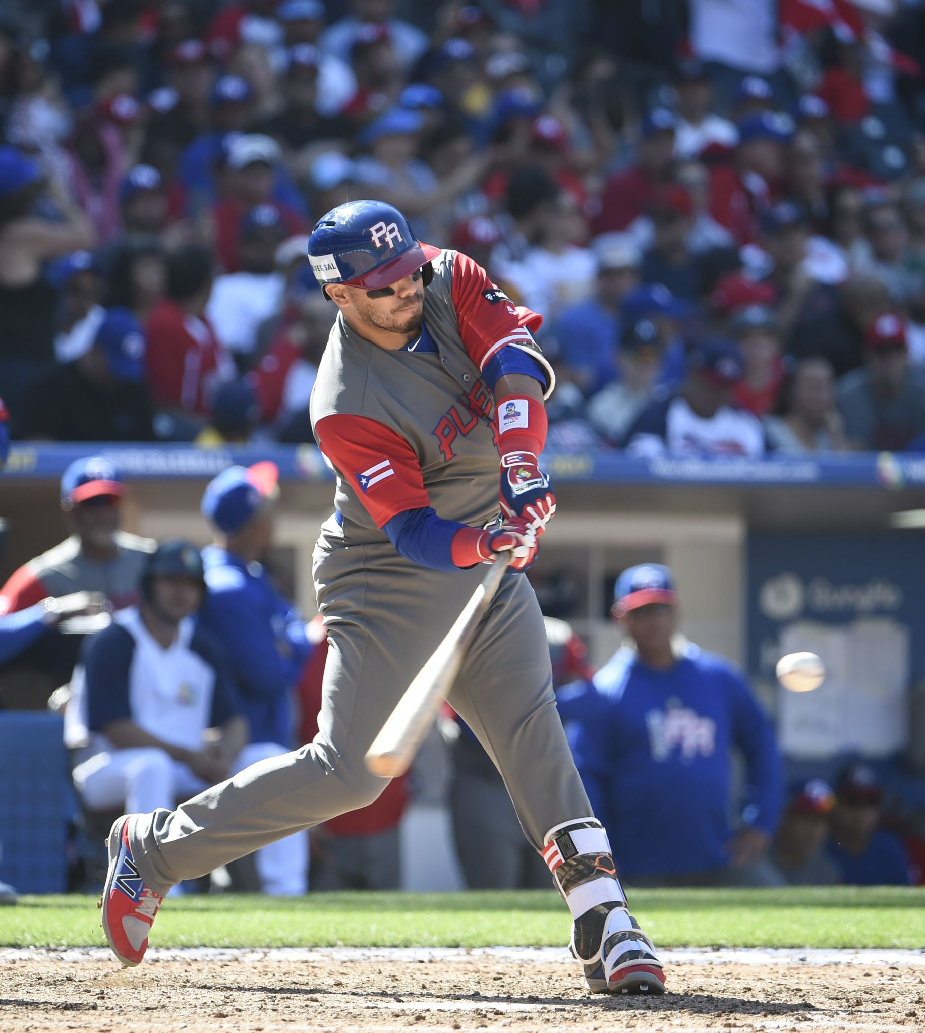 Puerto Rico wins 6th straight in WBC, routs Venezuela