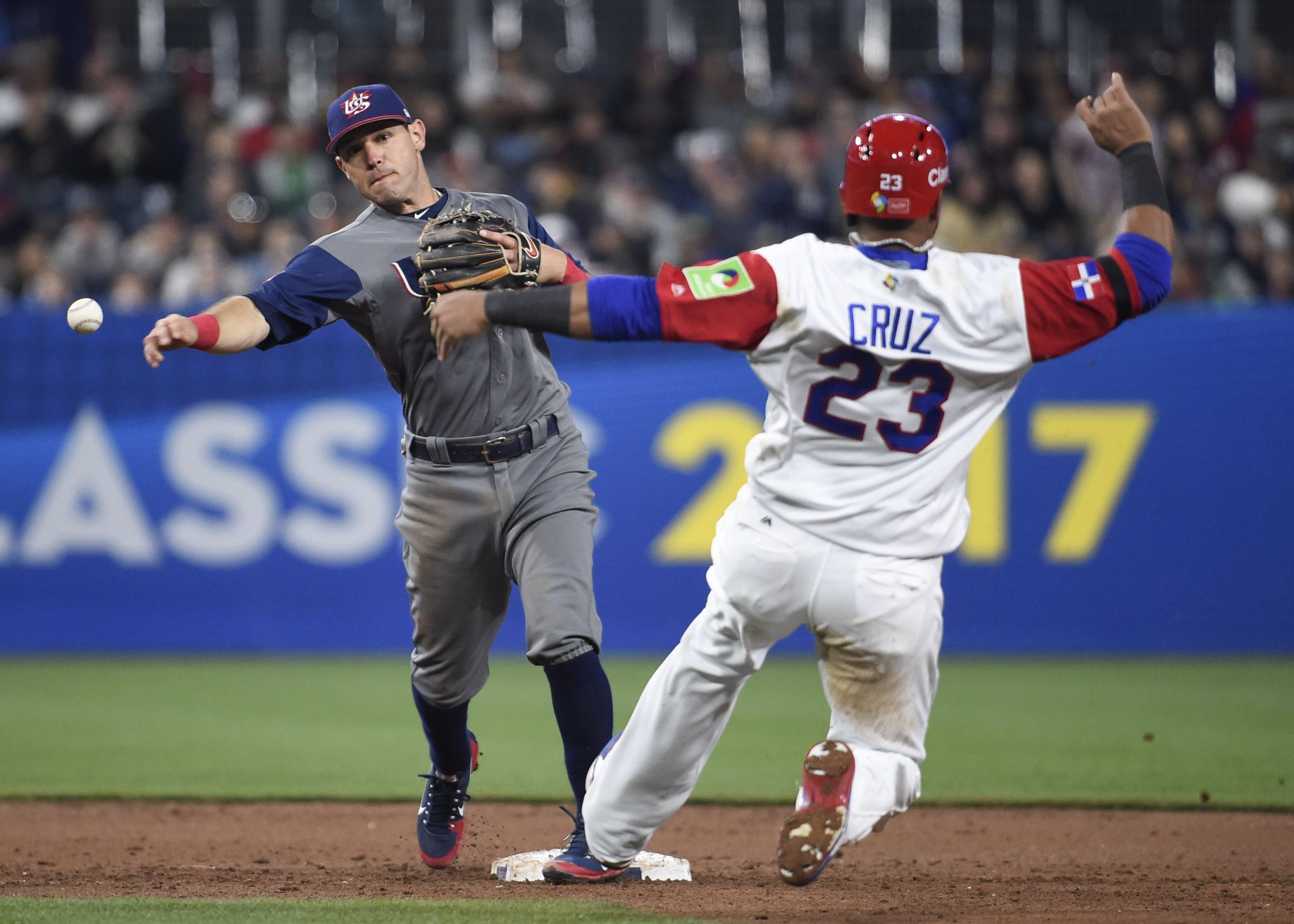 Giancarlo Stanton's homer, Adam Jones' leap carry U.S. into WBC semifinals  – The Denver Post