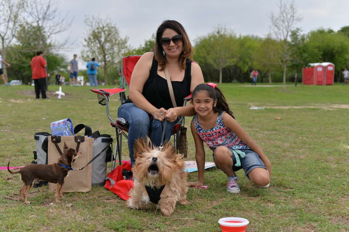 San Antonio’s 11th annual Fest of Tails Kite Festival and Dog Fair on Saturday, March 18, 2017 at McAllister Park, made a perfect match to the area’s nearly flawless spring break weather.