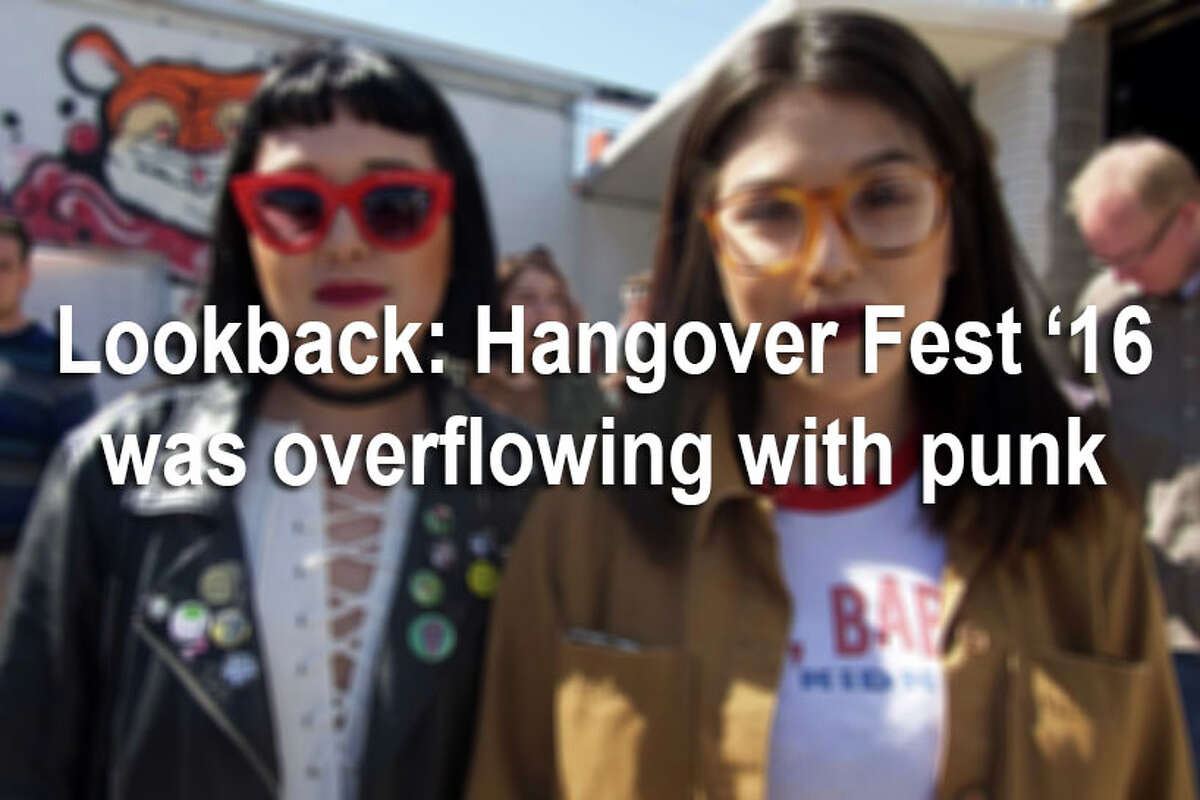 Burger Records Hangover Fest V will rock Paper Tiger on Sunday, March 19, 2017. Until then, here are the best photos from last year's day-long fest.