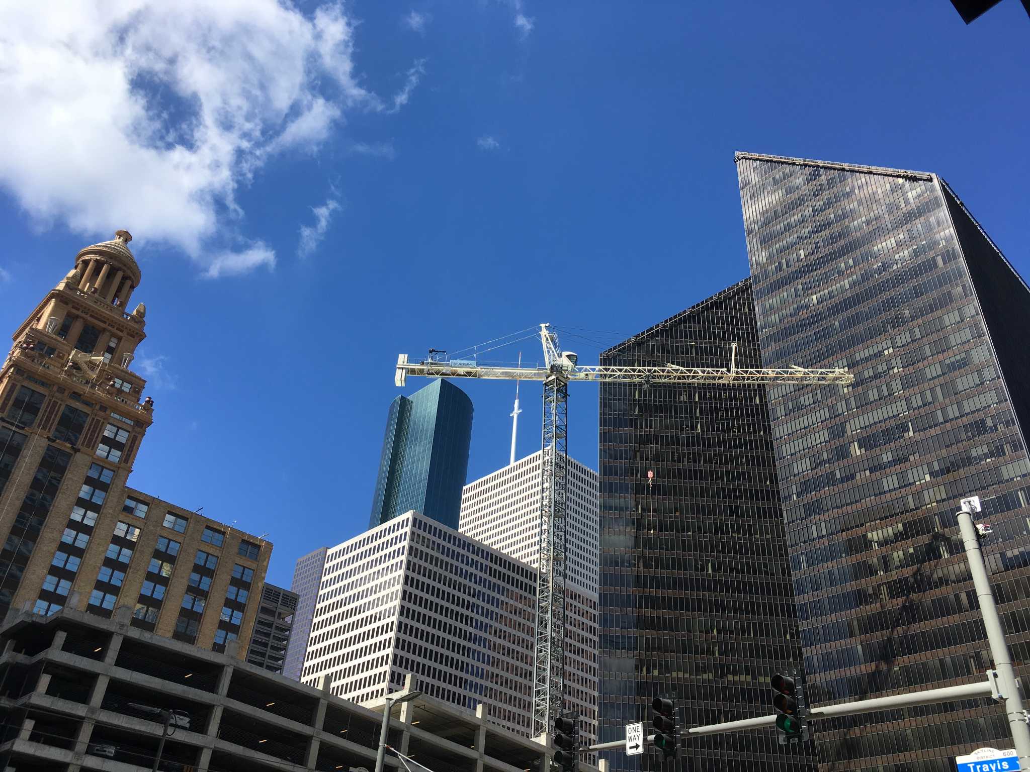 New crane at Capitol Tower signals Skanska's optimism in office market - Houston Chronicle